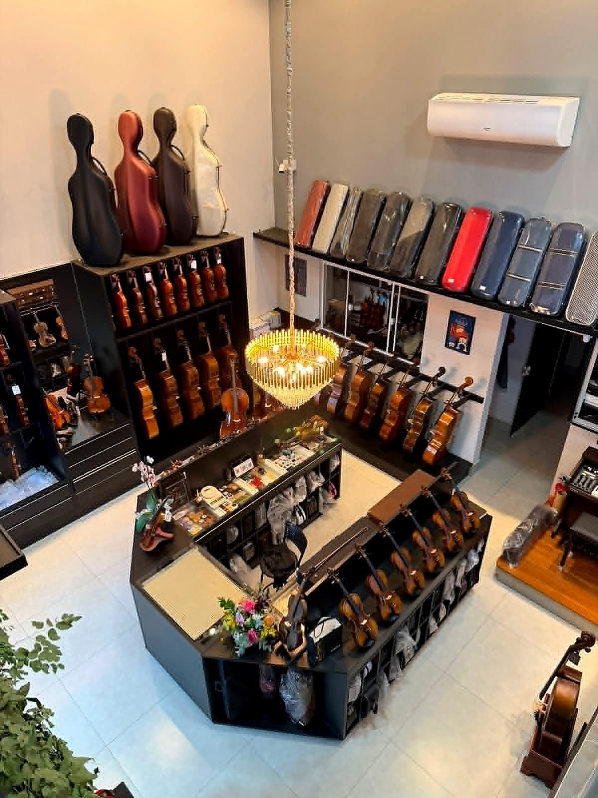 Showroom Prelude Music Center